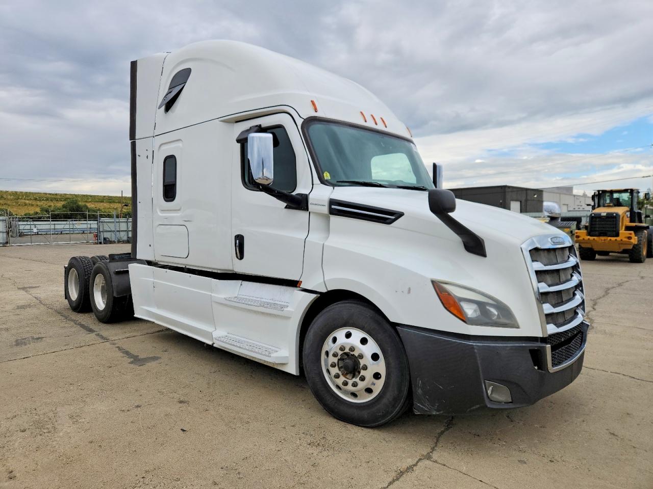 Salvage Freightliner Cascadia 126 Image