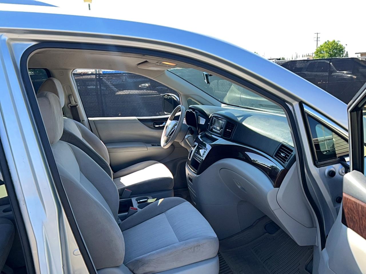 Nissan Quest Sv