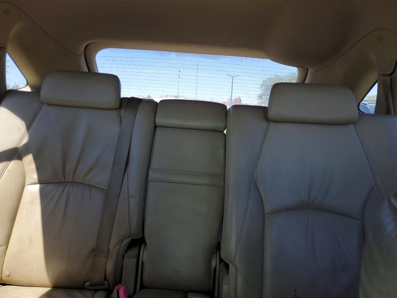 Lexus RX Base