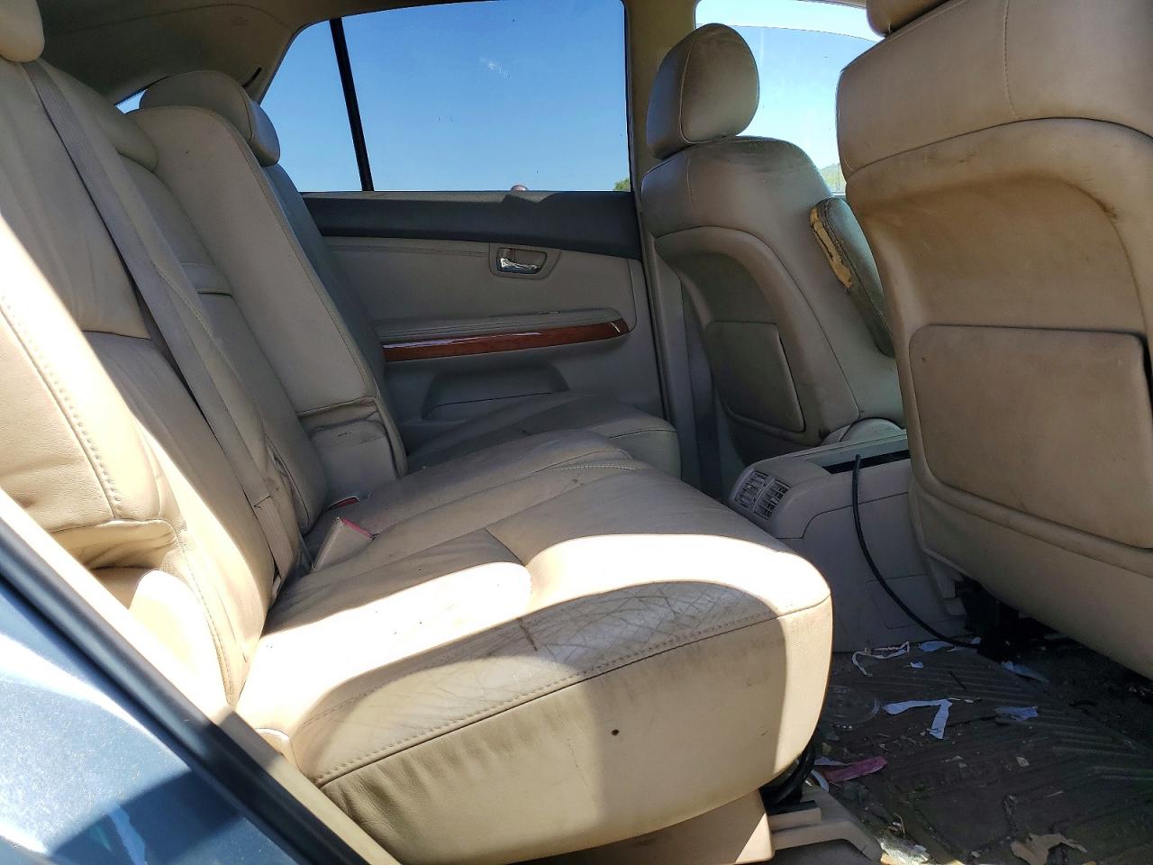 Lexus RX Base