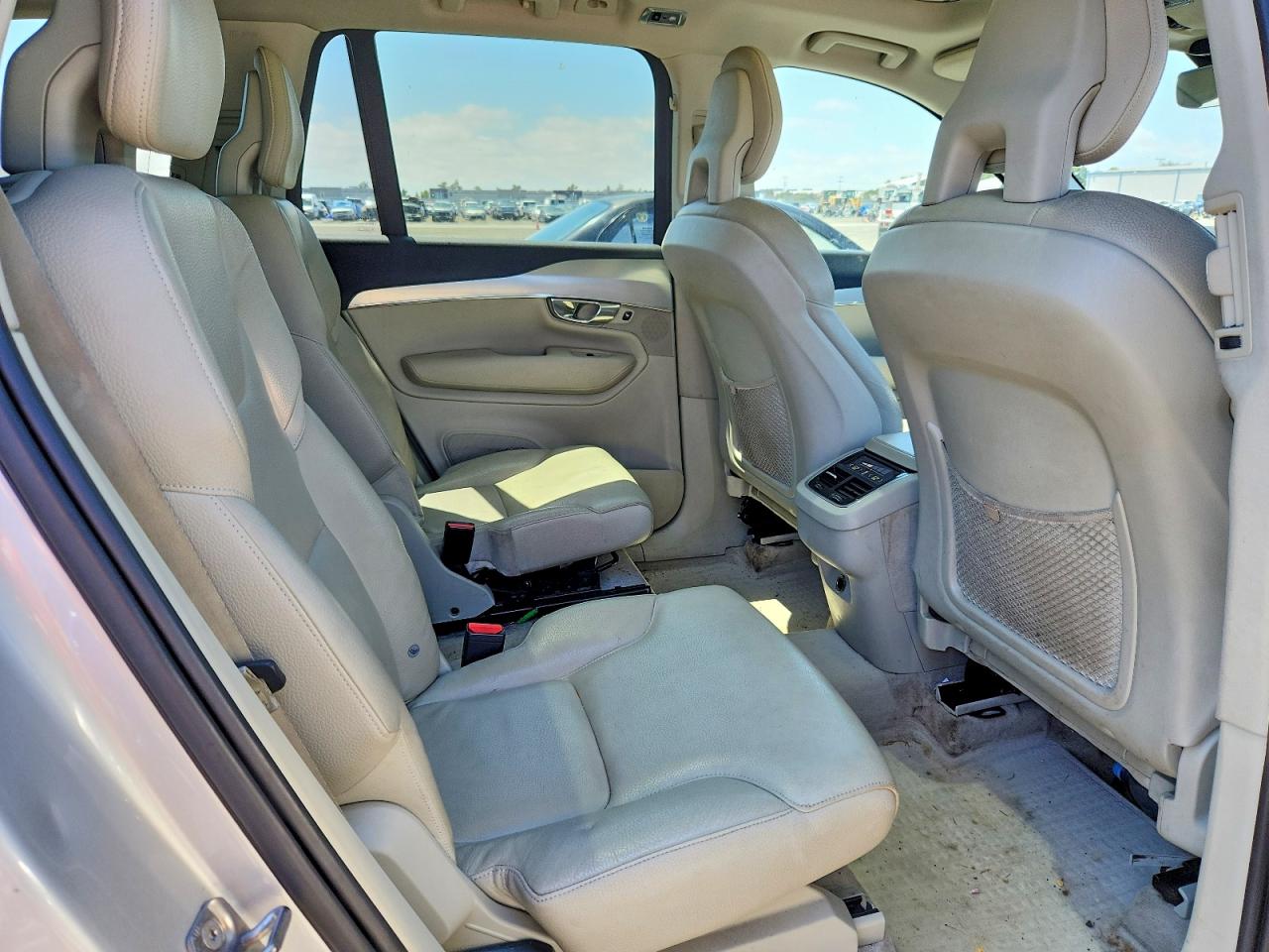 Volvo XC90 T6
