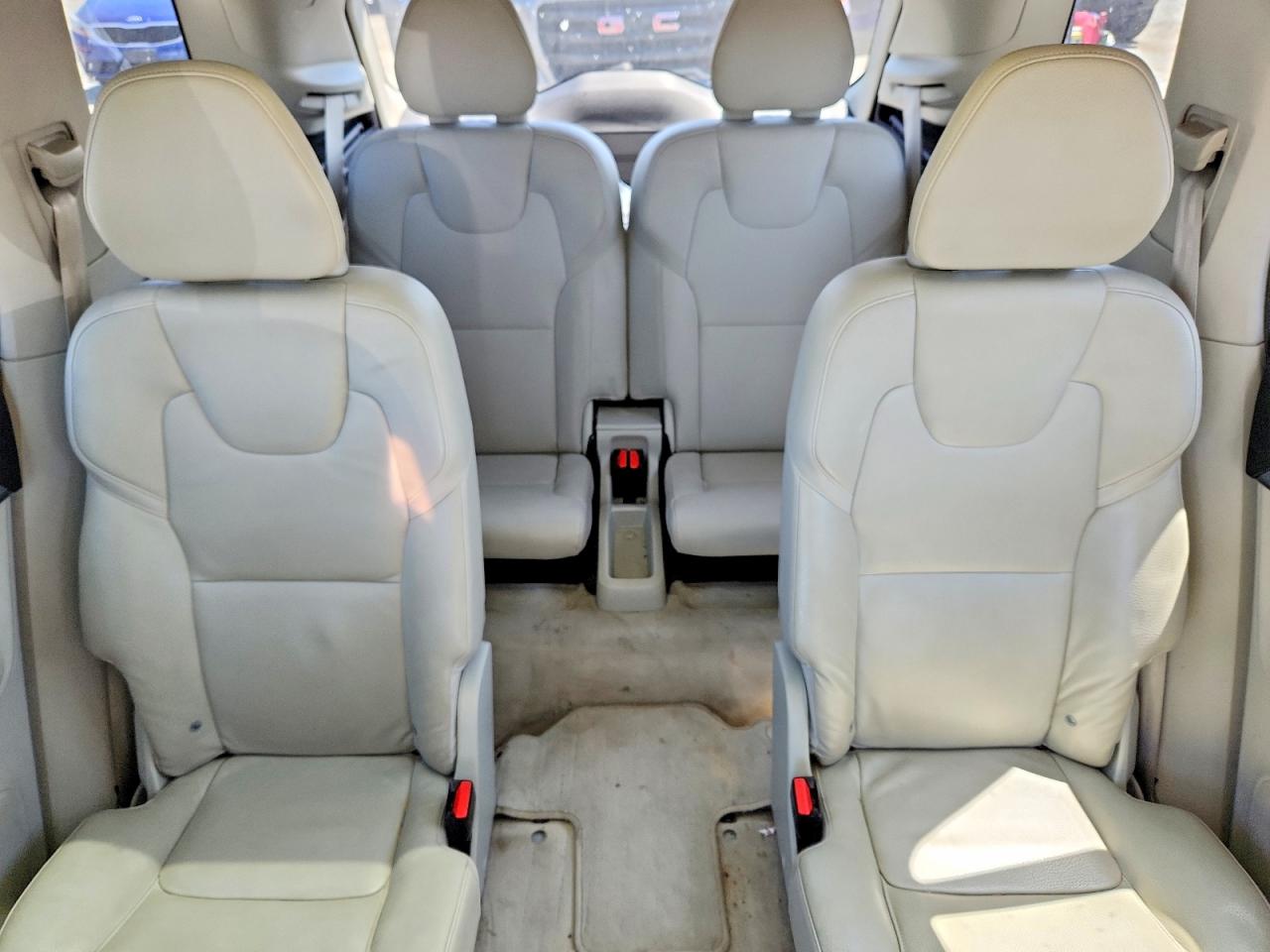 Volvo XC90 T6