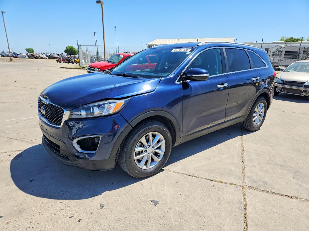 Salvage Kia Sorento Image