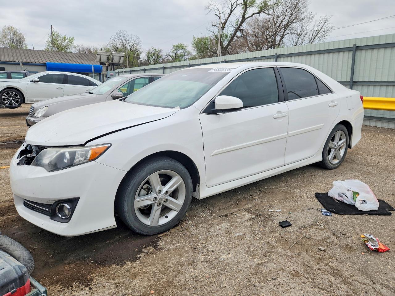 Salvage Toyota Camry Image