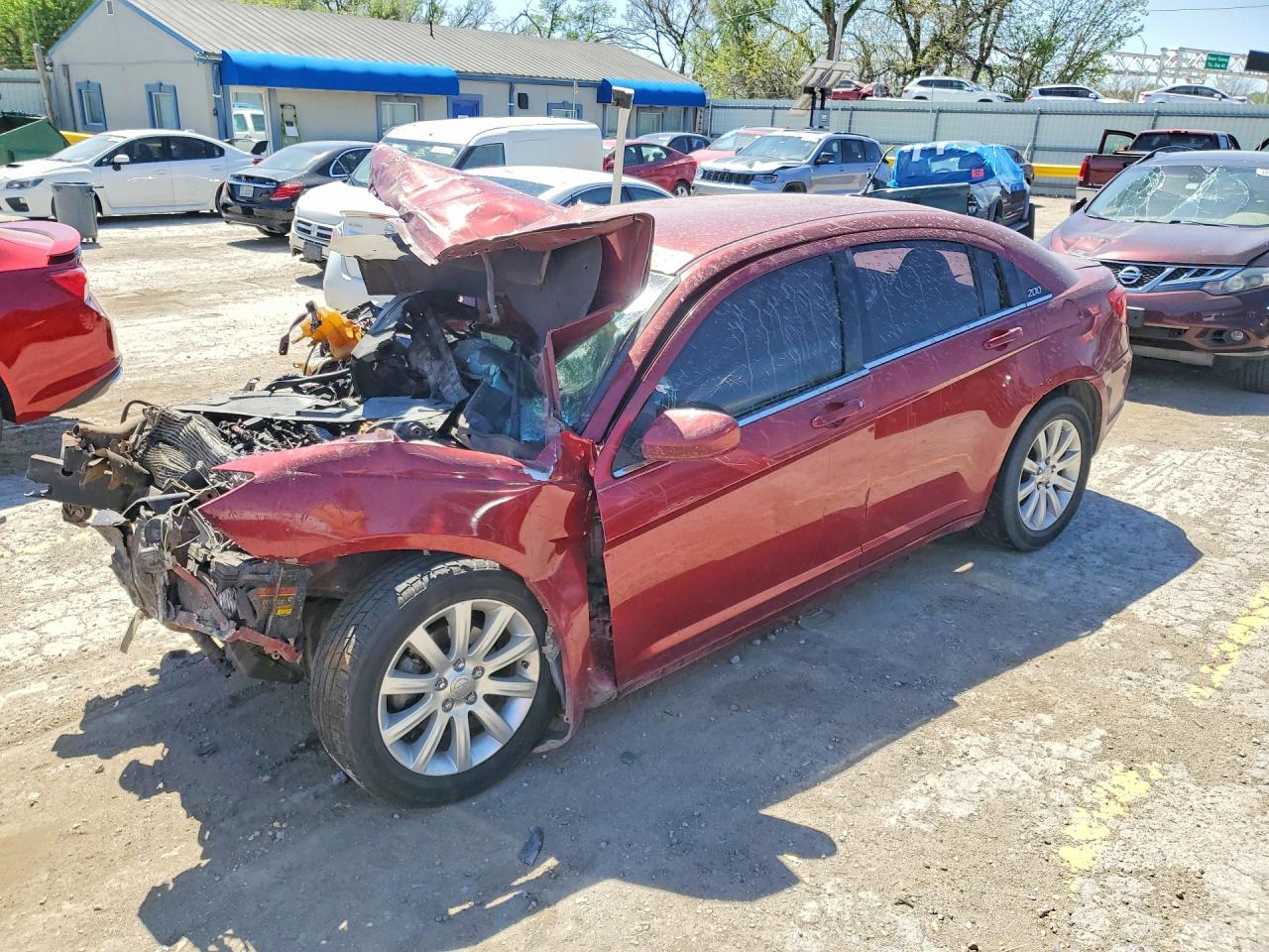 Salvage Chrysler 200 Image