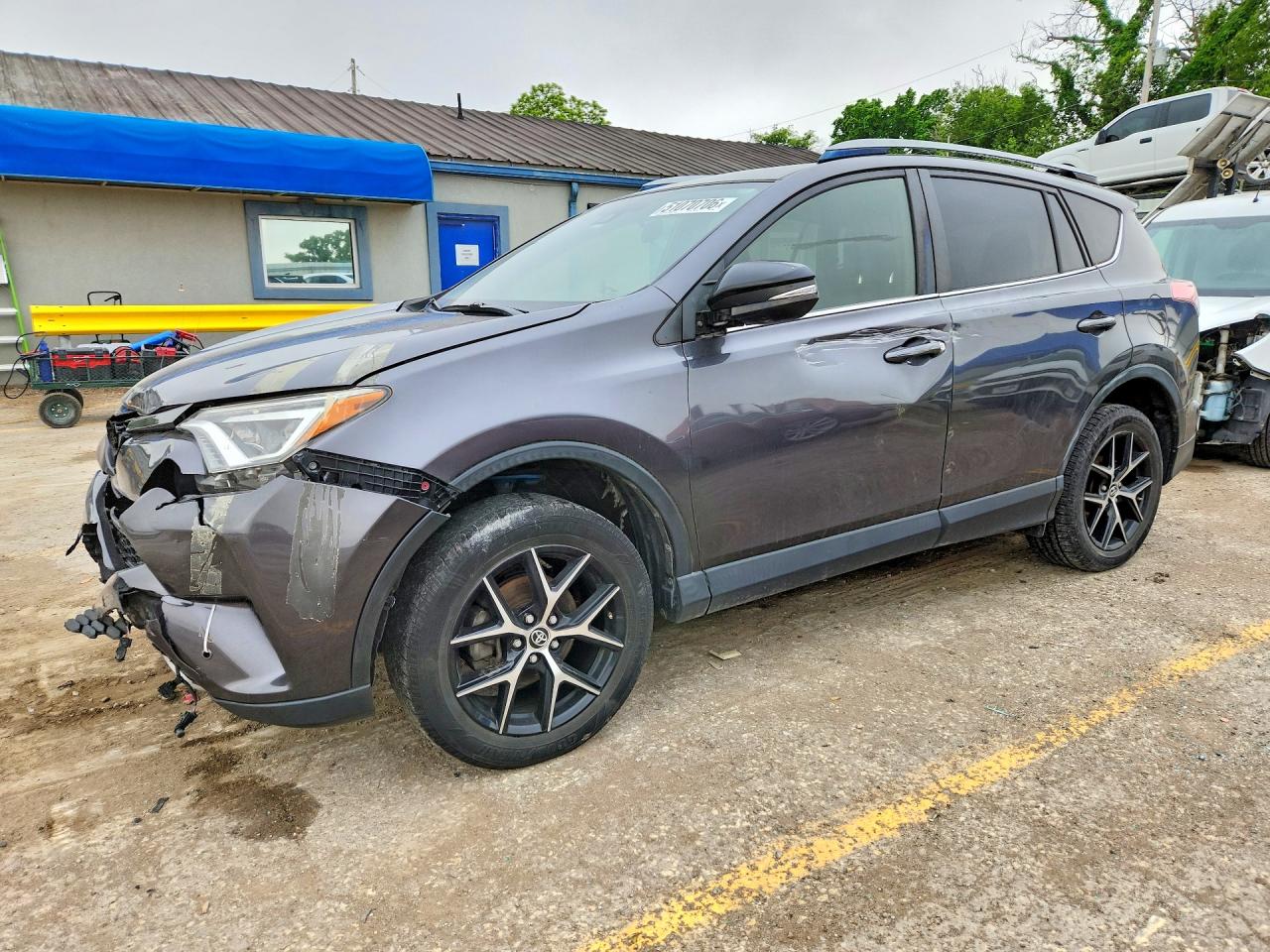 Salvage Toyota RAV4 Image