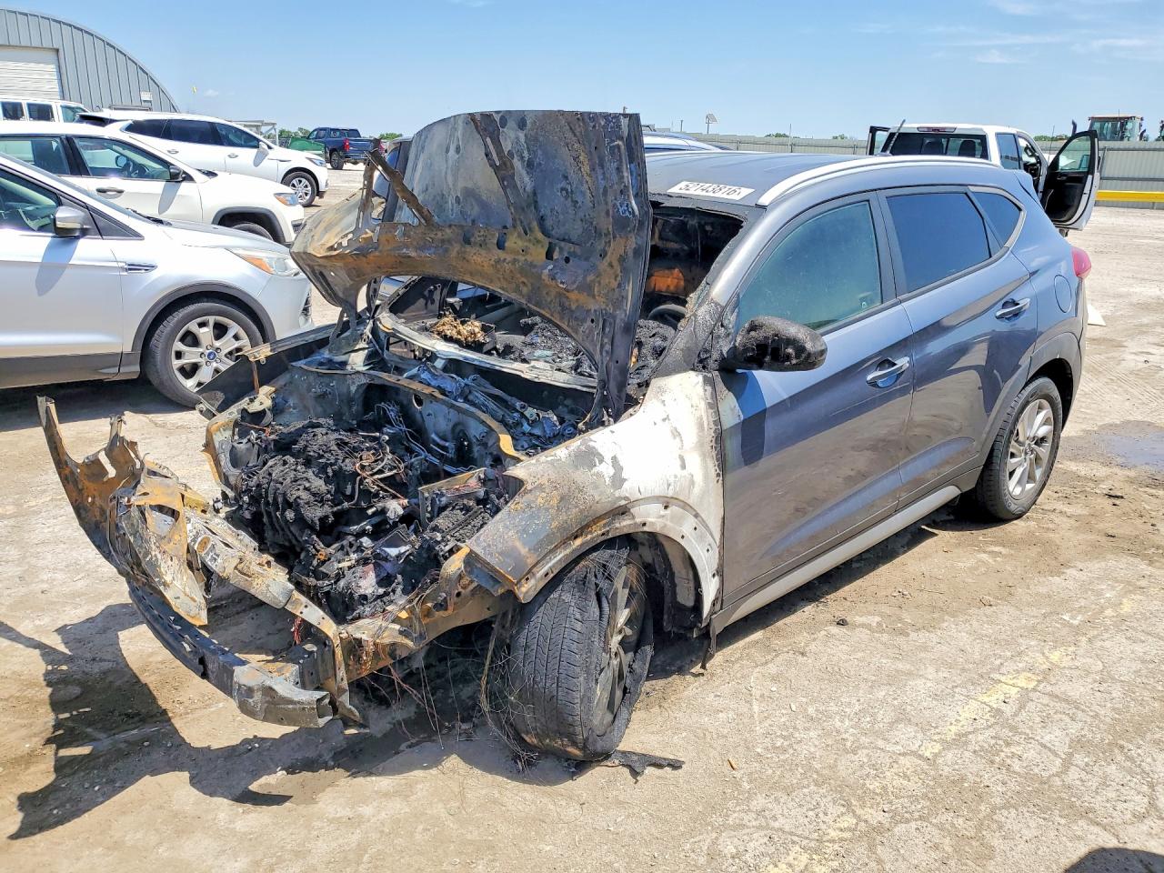 Salvage Hyundai TUCSON Image