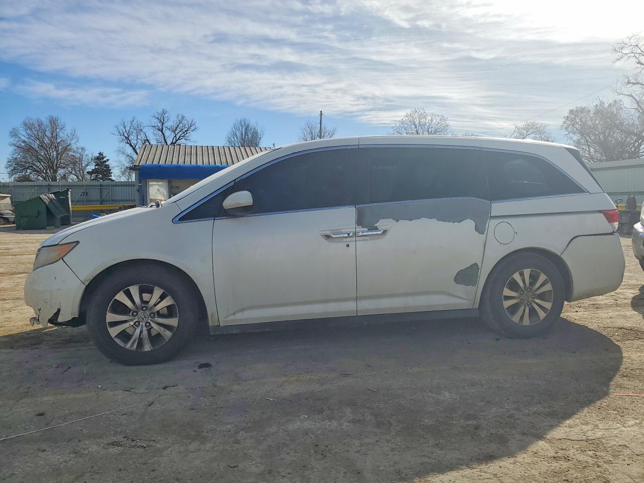 Salvage Honda Odyssey Image