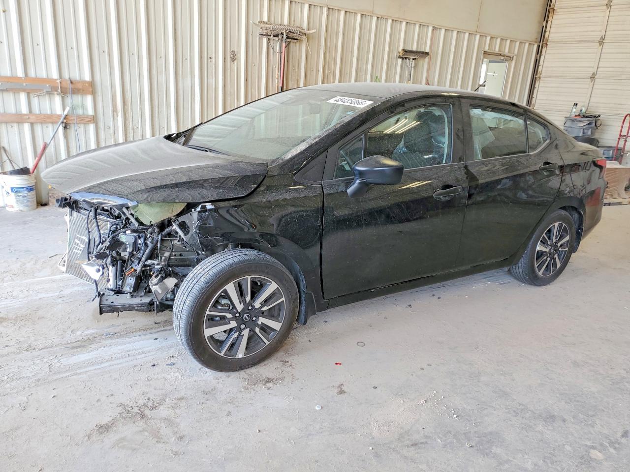 Salvage Nissan Versa Image
