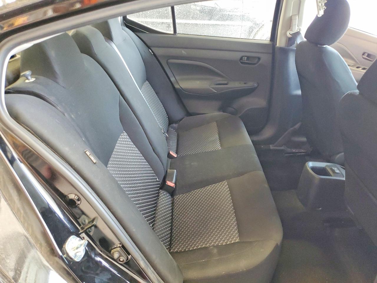 Nissan Versa S