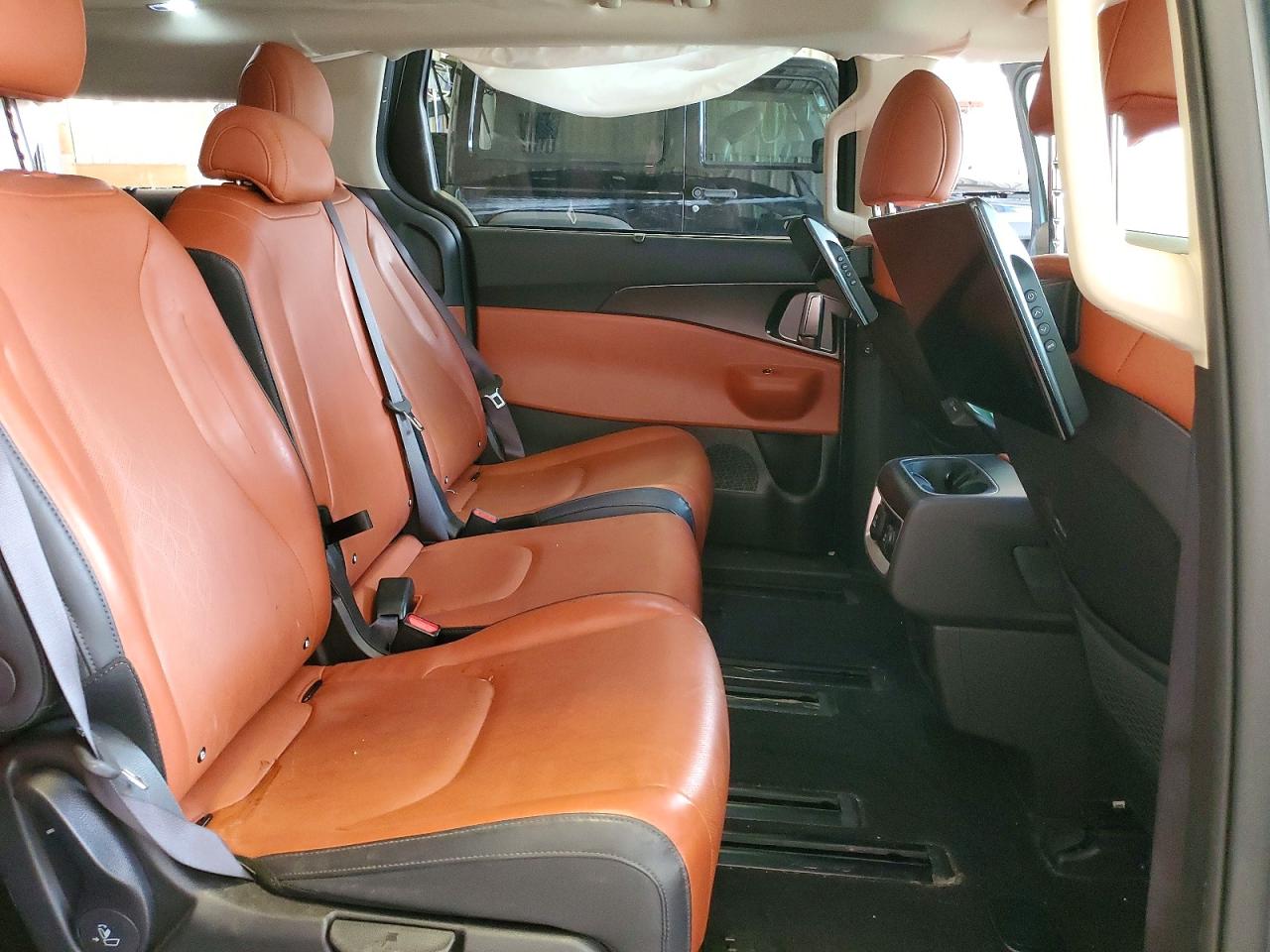 Kia Carnival Sx