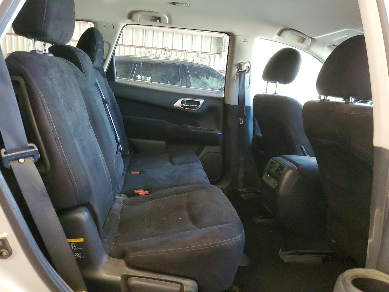 Nissan Pathfinder Sv