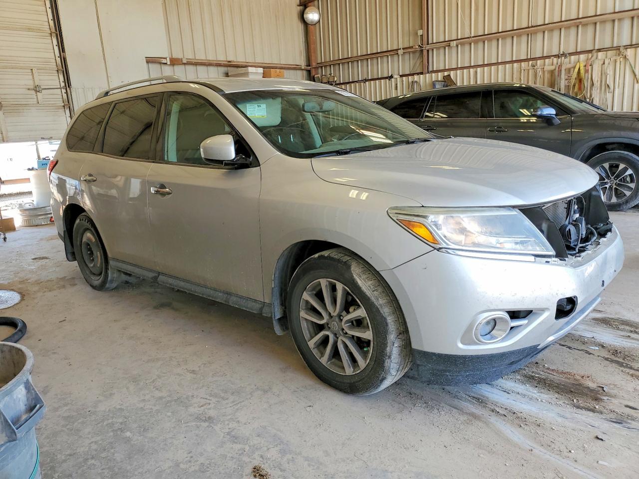 Nissan Pathfinder Sv