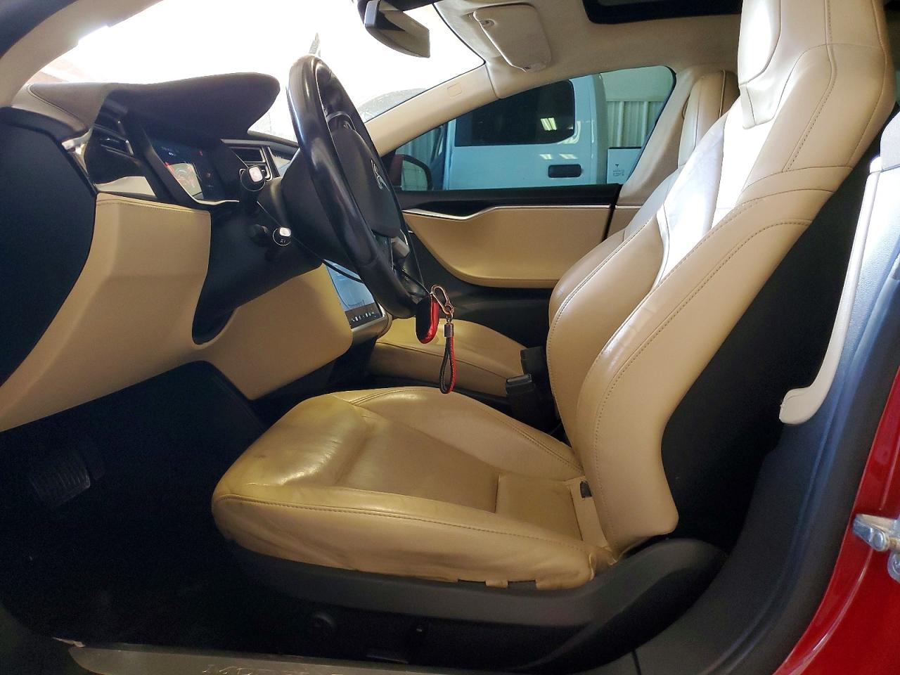 Tesla Model S 85d