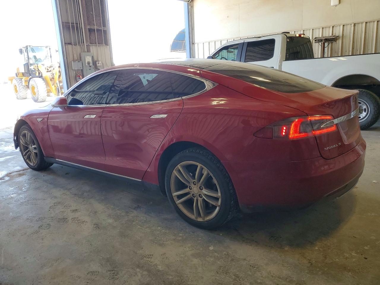 Tesla Model S 85d