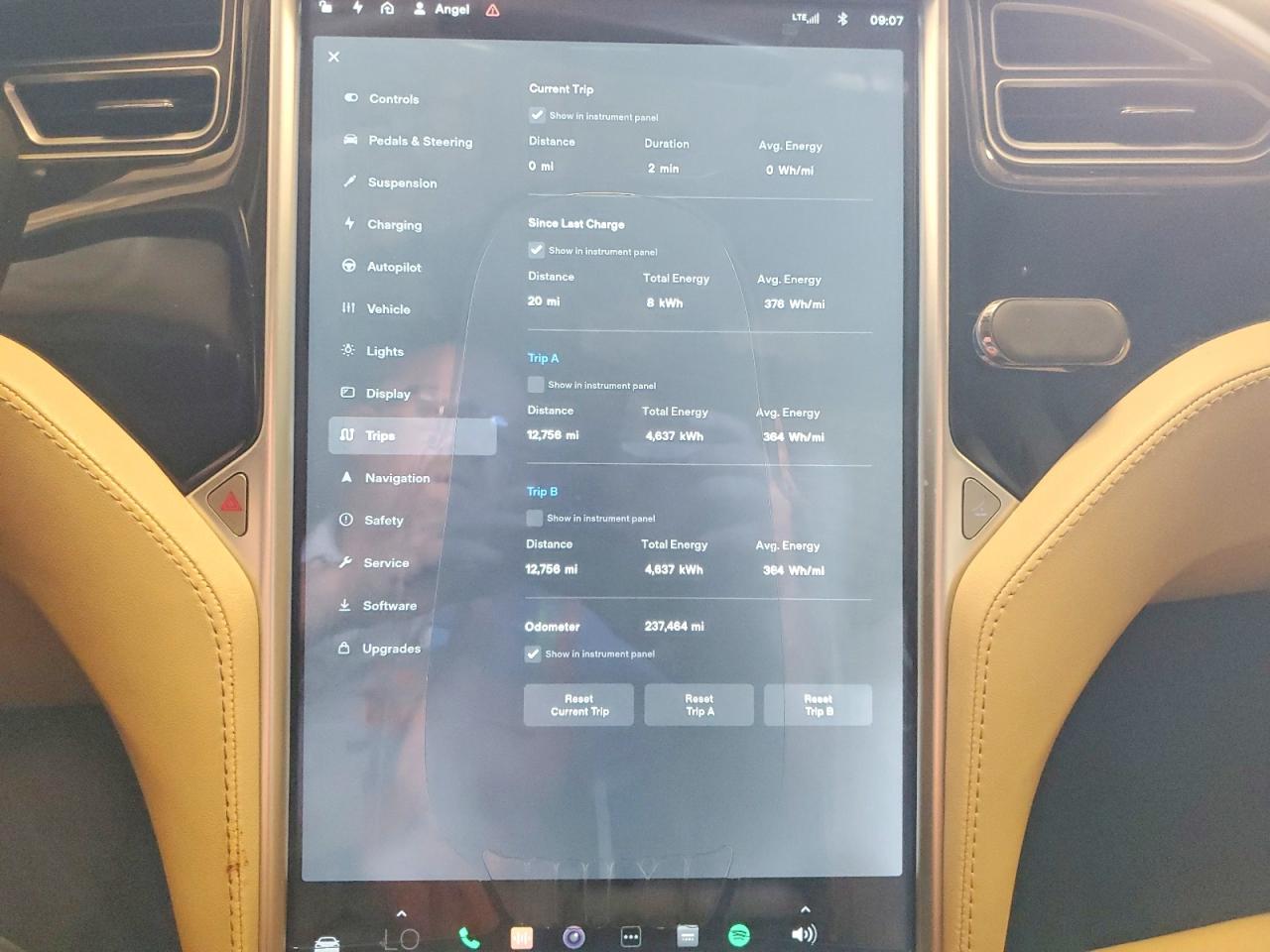 Tesla Model S 85d