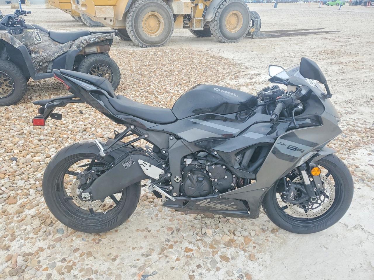 Salvage Kawasaki Ninja 600 Image