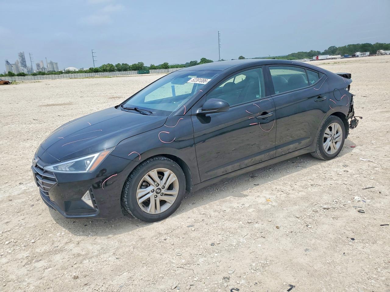 Salvage Hyundai ELANTRA Image