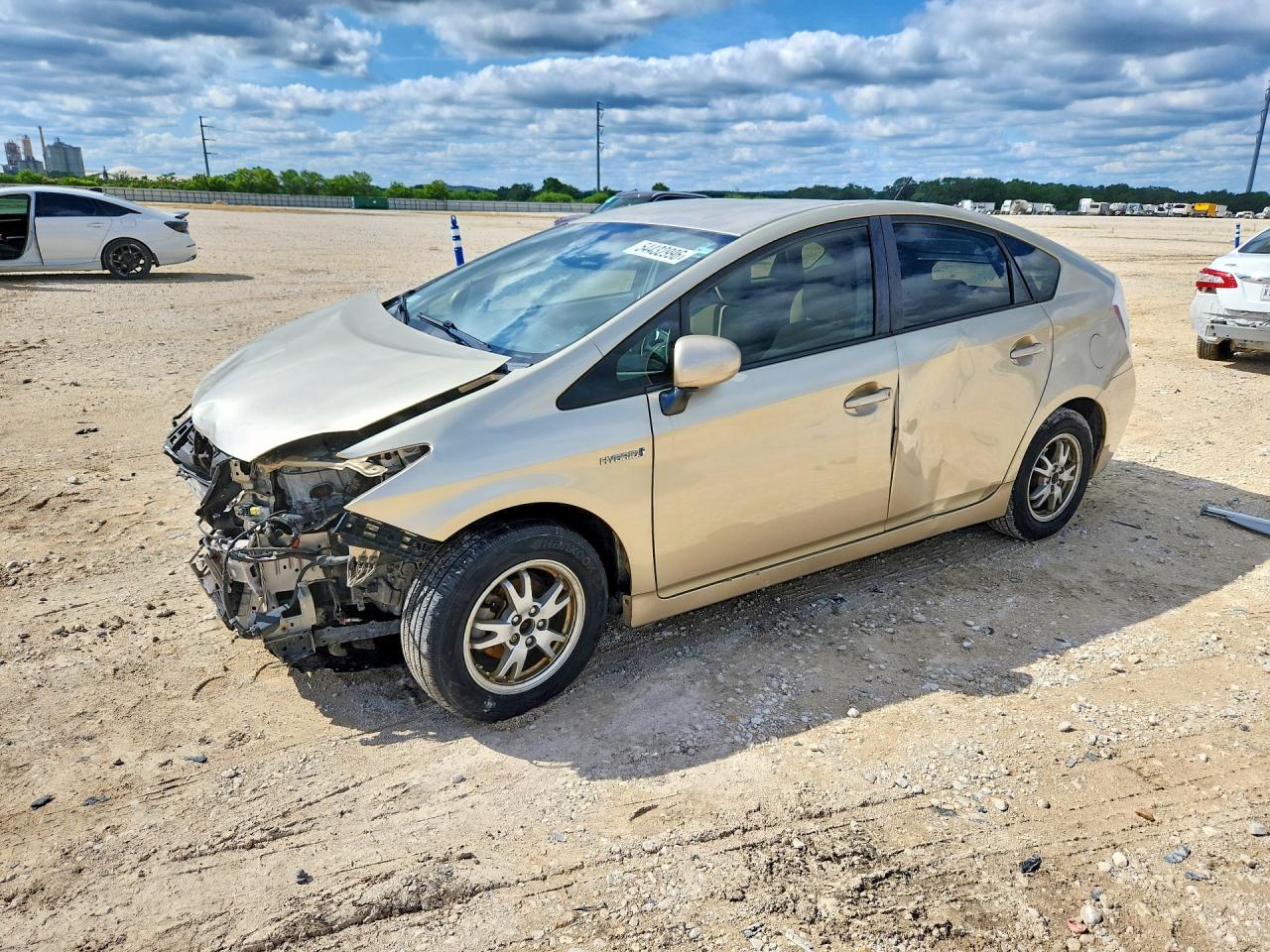 Salvage Toyota Prius Image