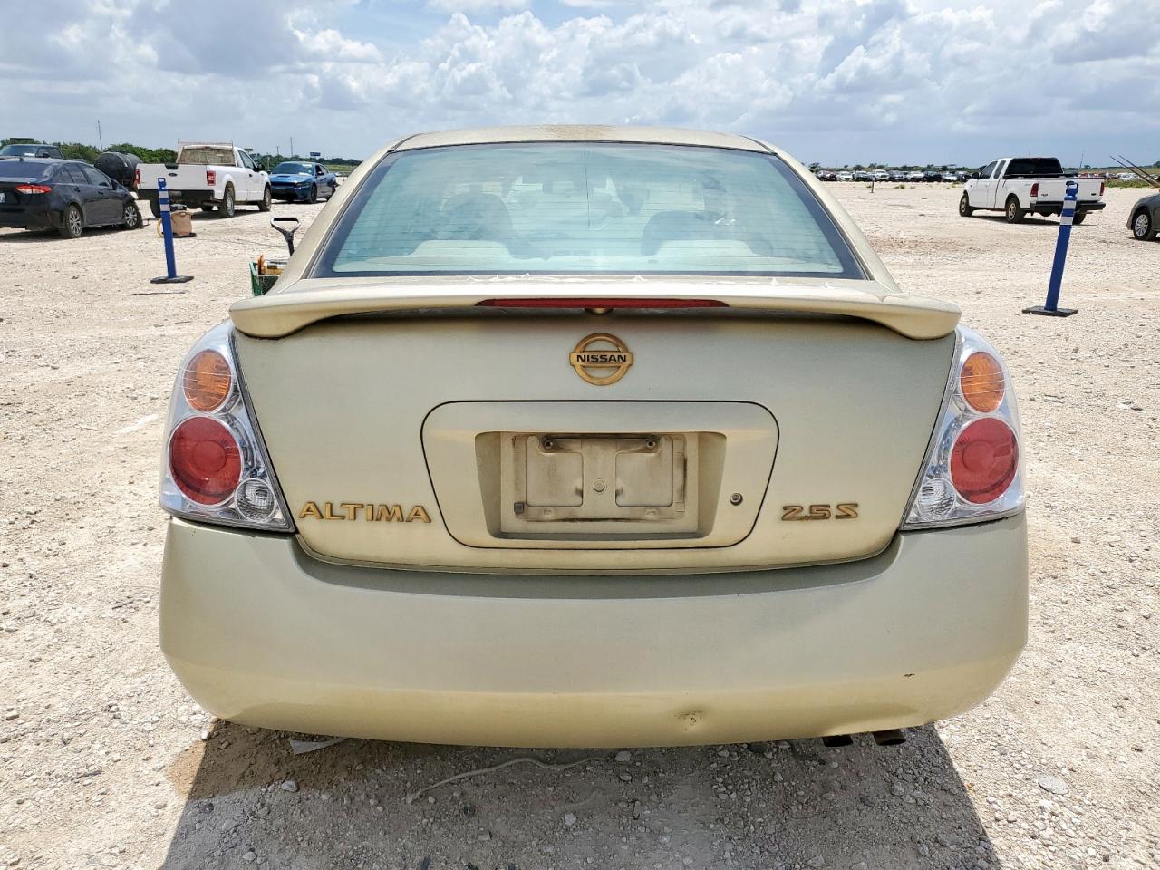 Nissan Altima Base