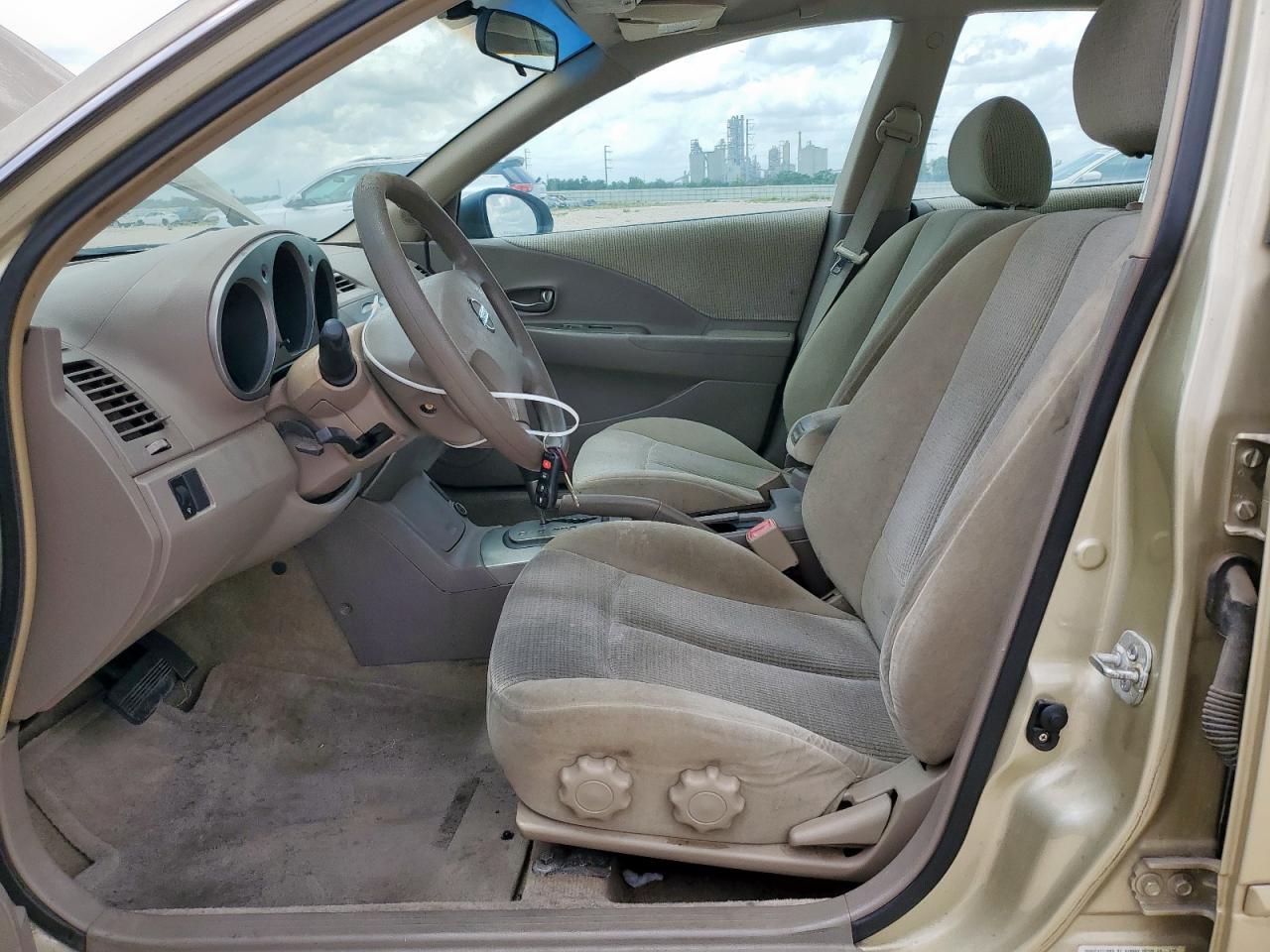 Nissan Altima Base