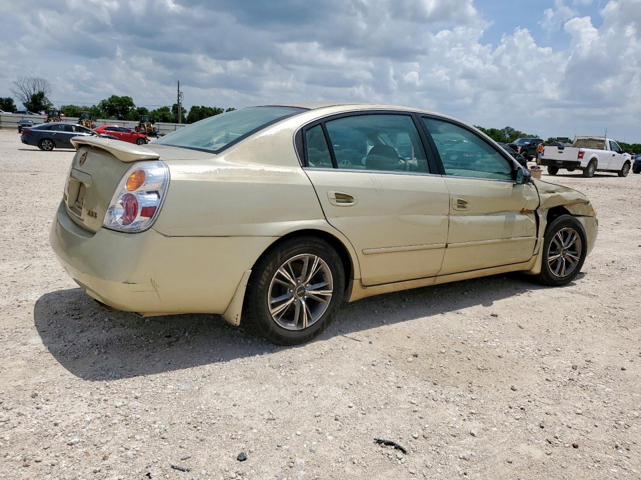Nissan Altima Base