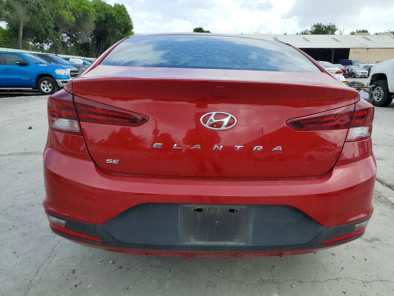 Hyundai Elandra