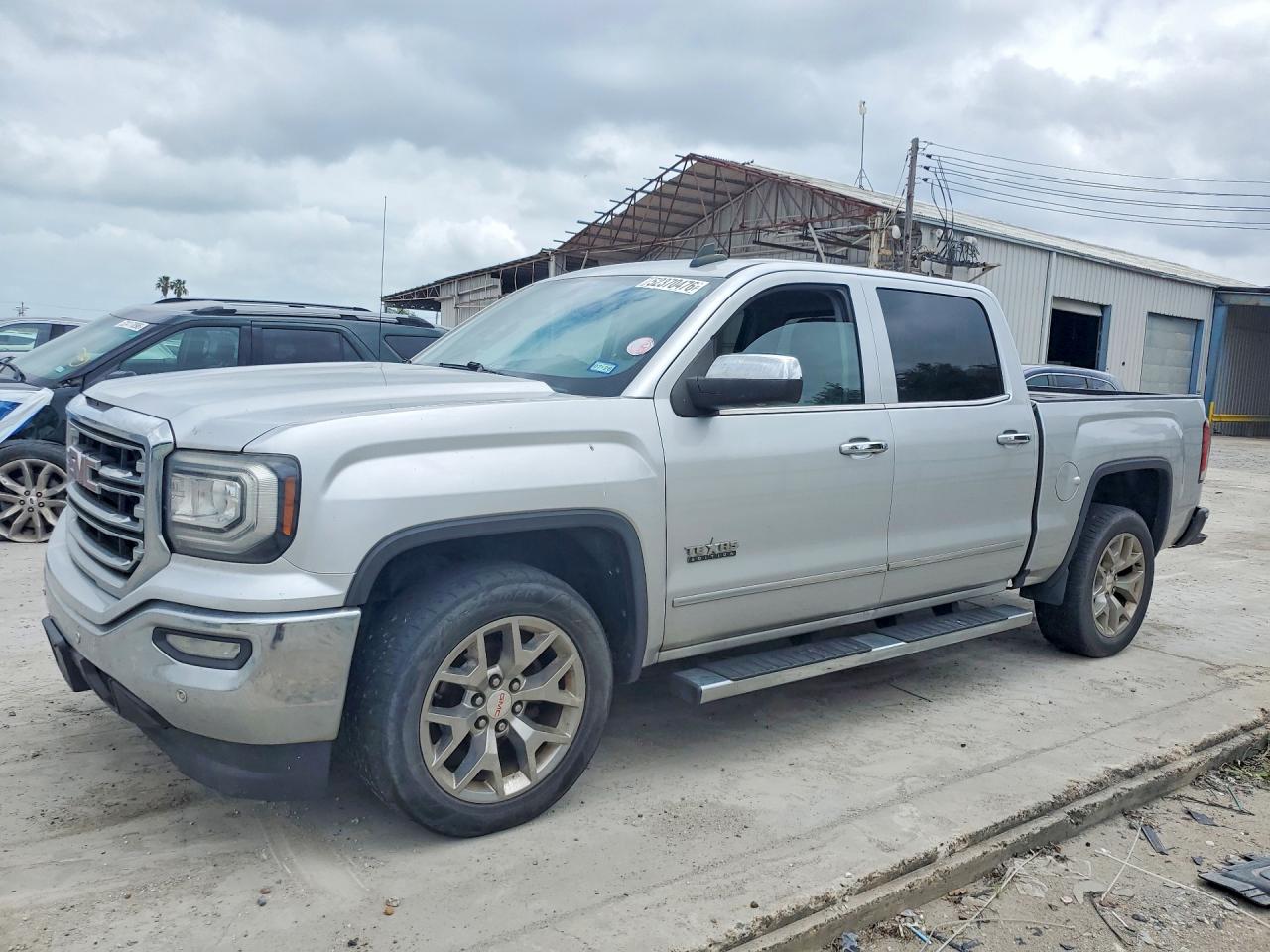 Salvage GMC Sierra Image