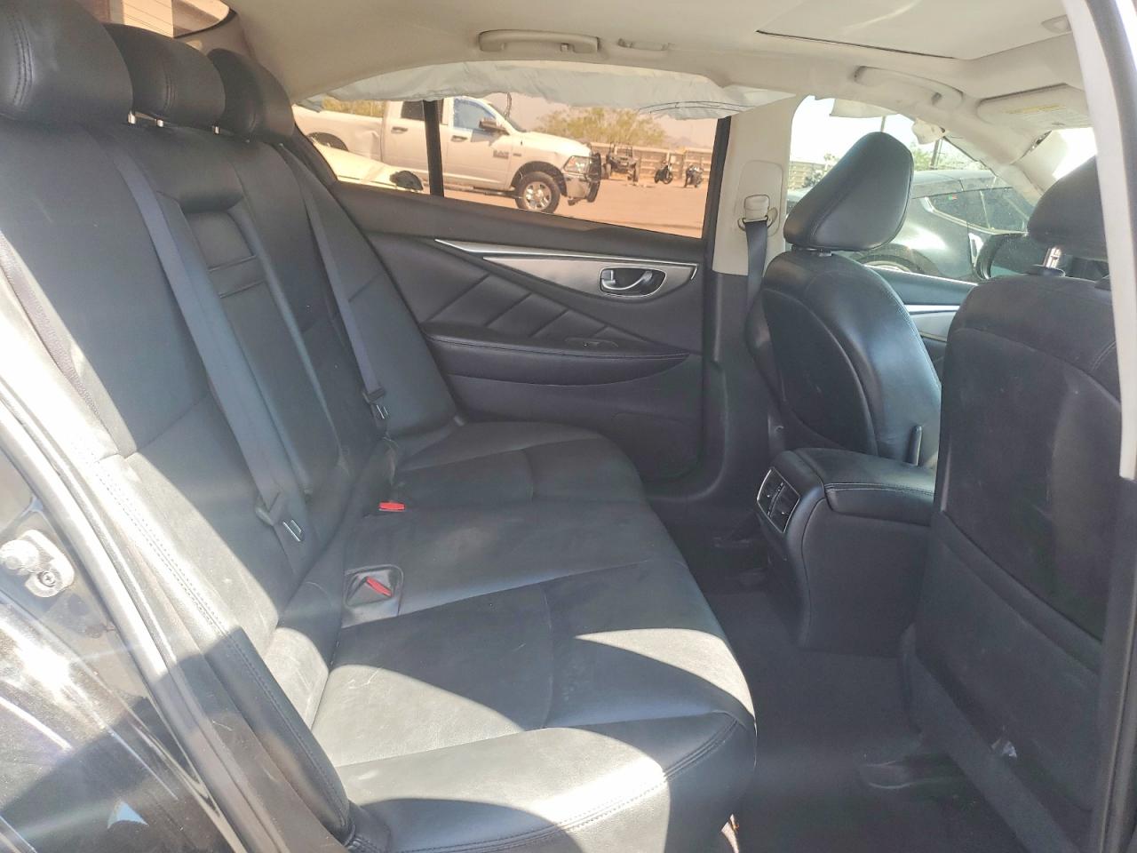 INFINITI Q50 3.0t P 3.0t Premium