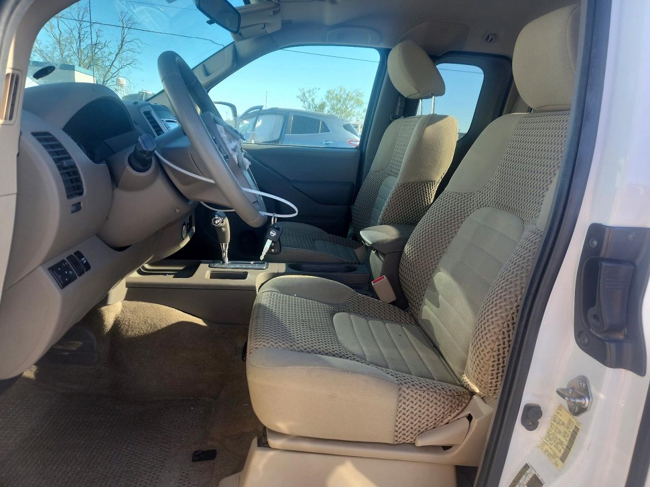 Nissan Frontier Sv