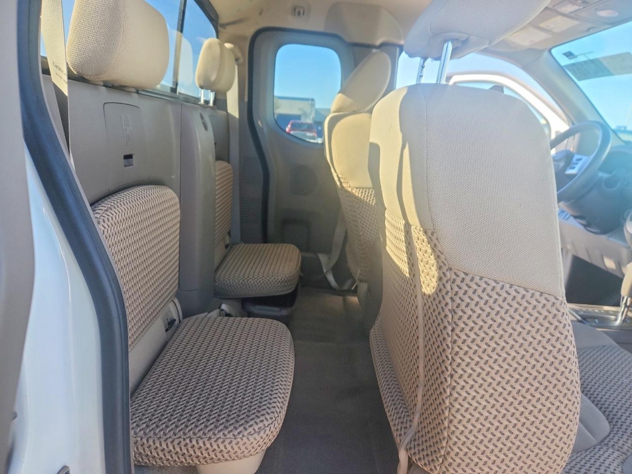 Nissan Frontier Sv