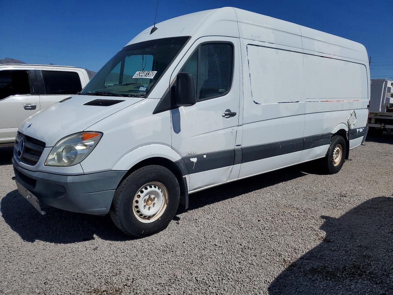 Salvage Mercedes-Benz Sprinter Image
