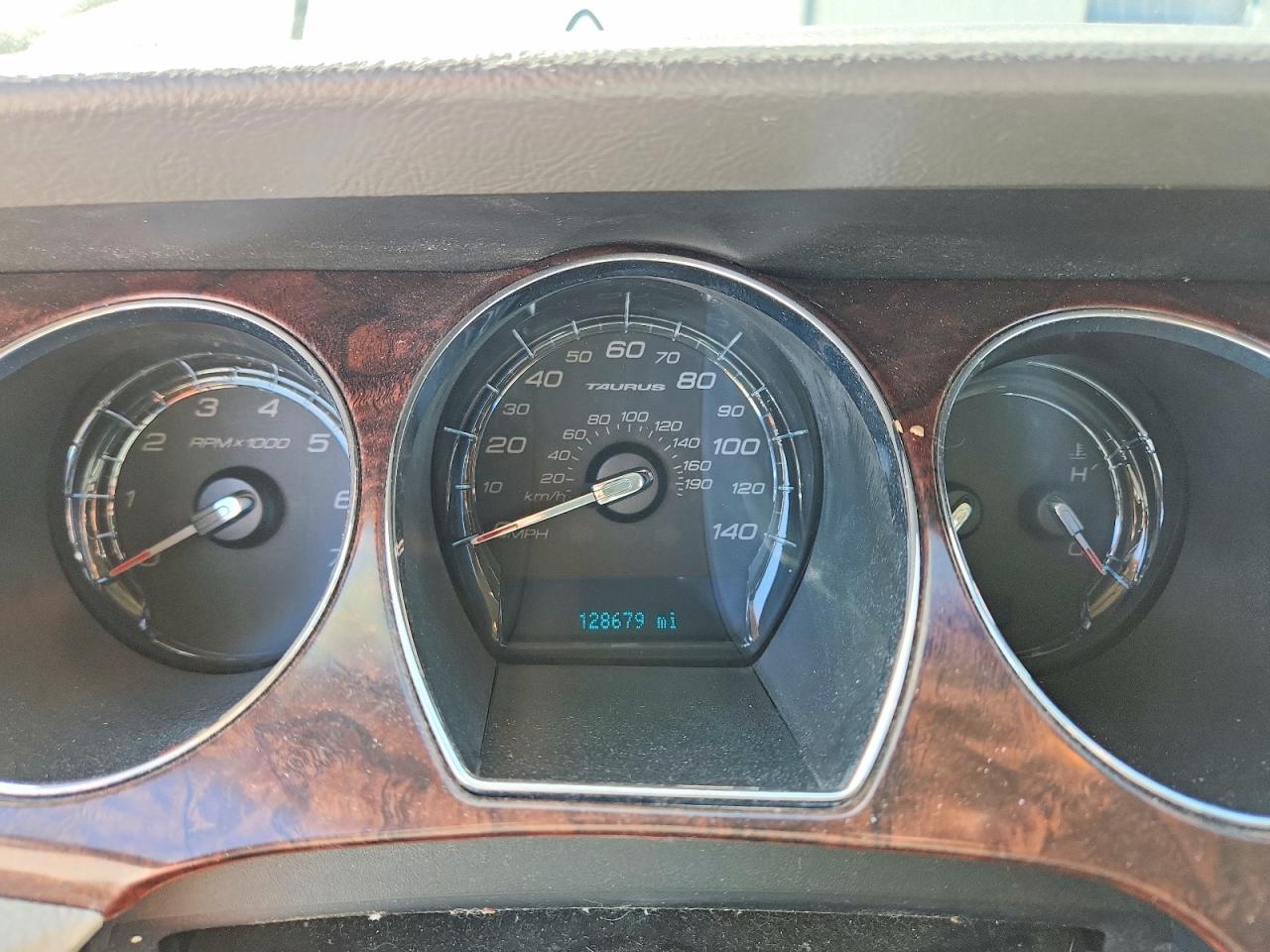 Ford Taurus Sel
