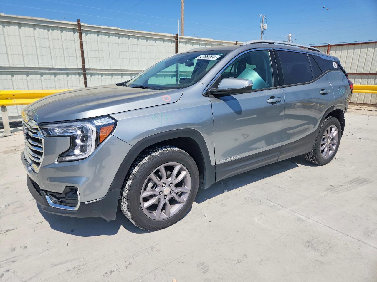 Salvage GMC Terrain Image