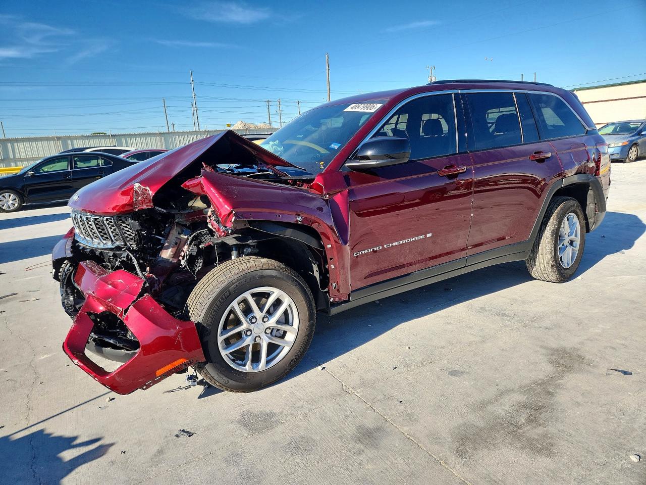 Salvage Jeep Cherokee Image