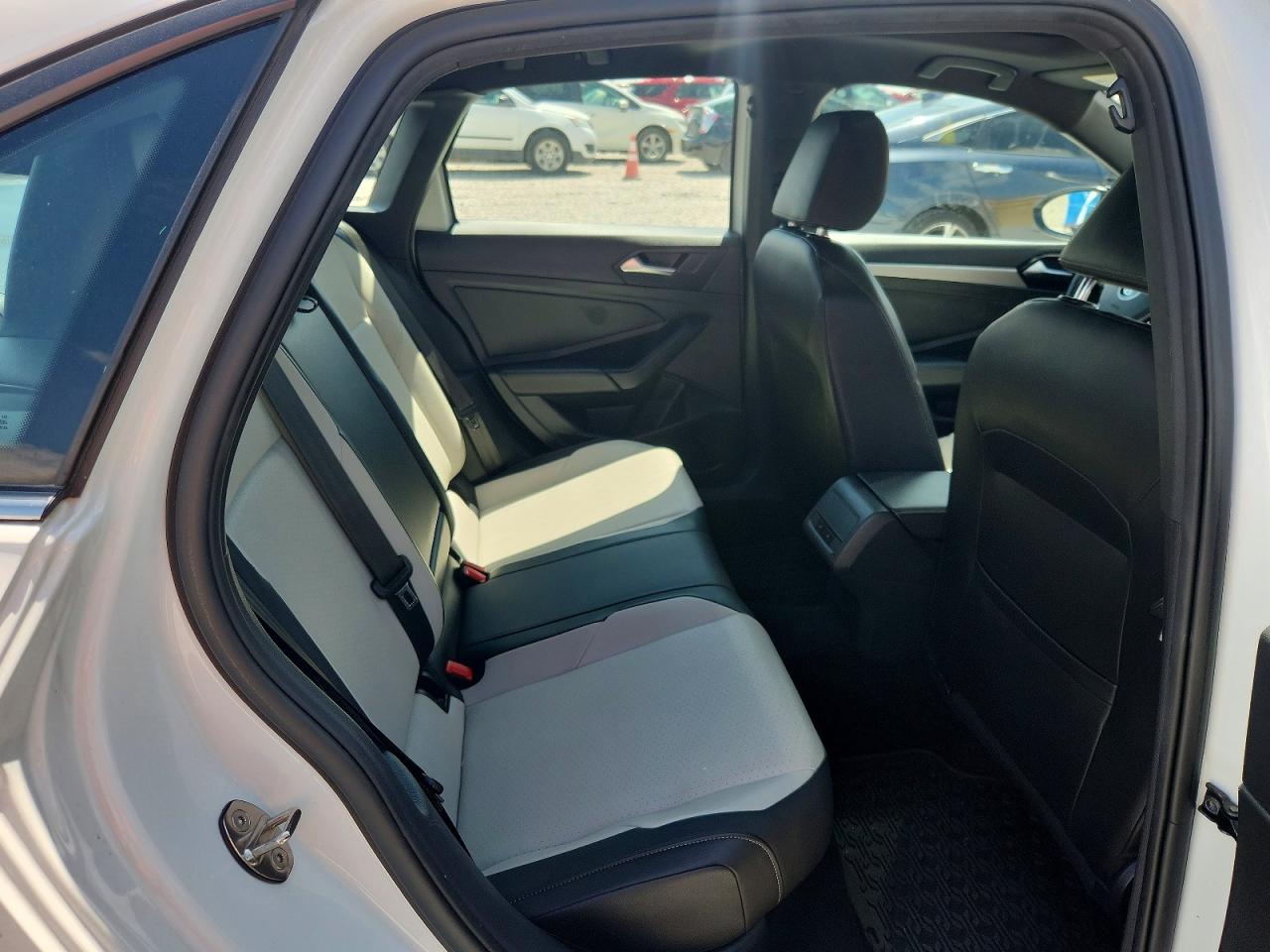 Volkswagen Jetta S