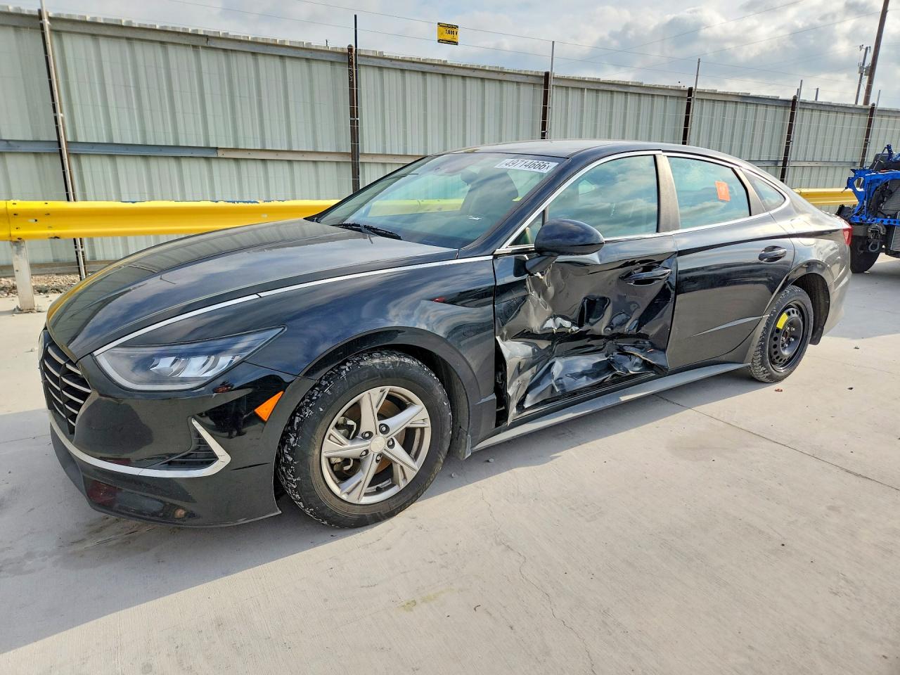Salvage Hyundai SONATA Image