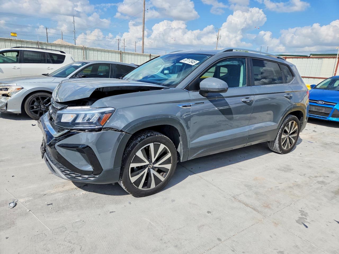 Salvage Volkswagen Taos Image