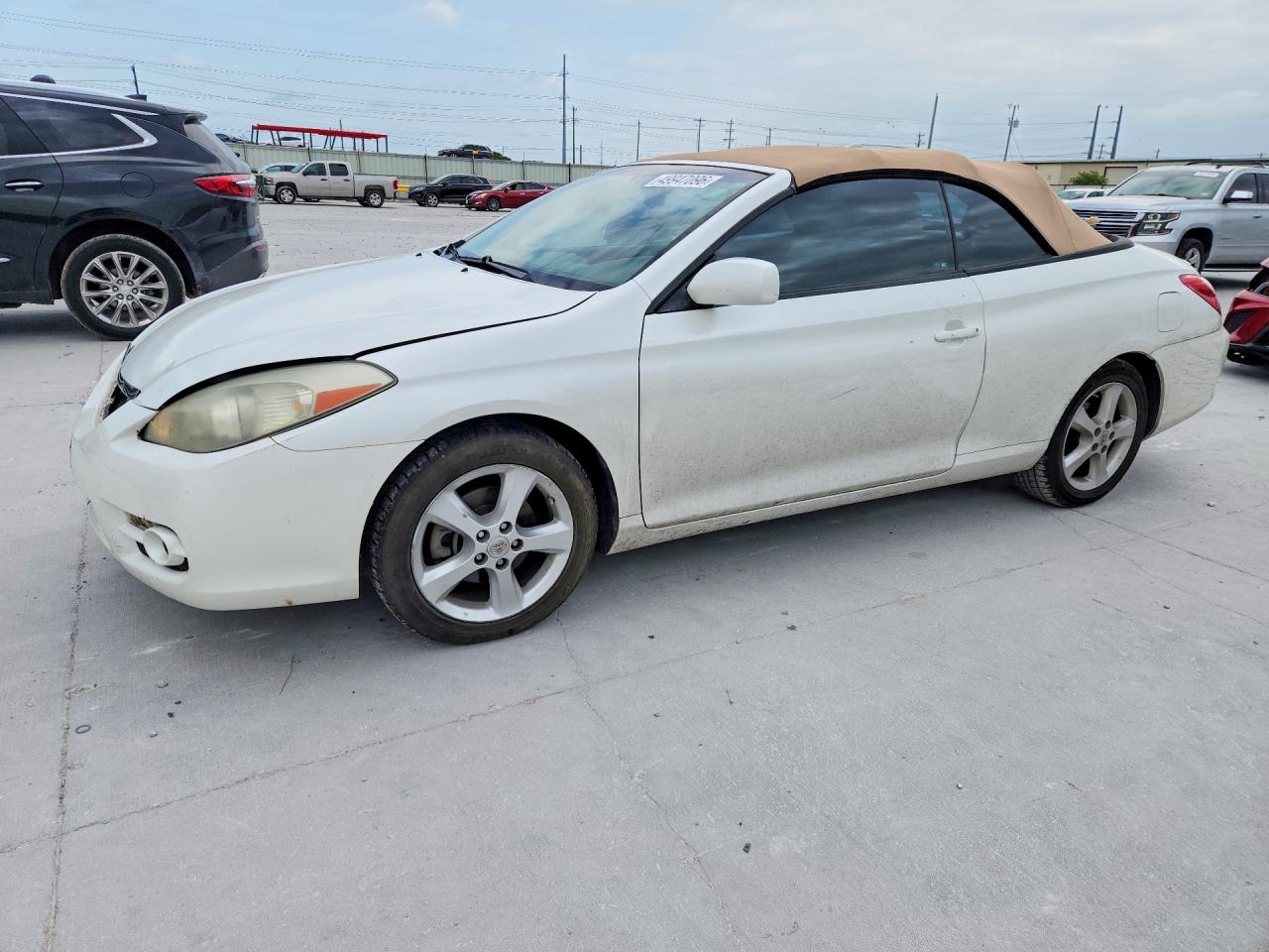 Salvage Toyota Camry Image