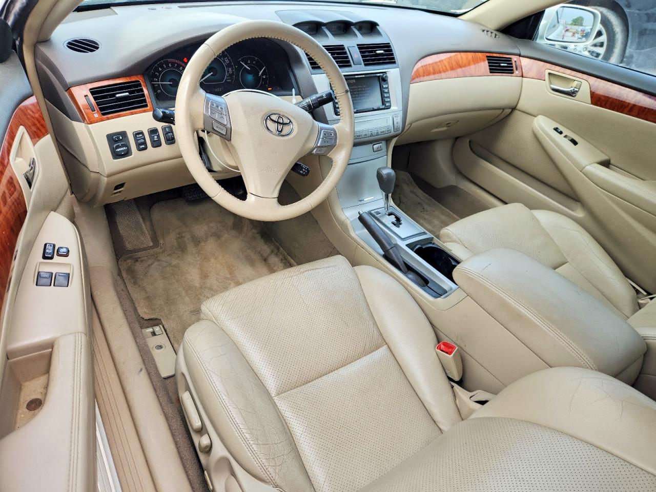 Toyota Camry Sle V6