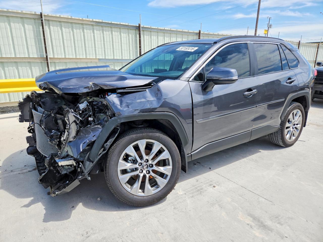 Salvage Toyota RAV4 Image