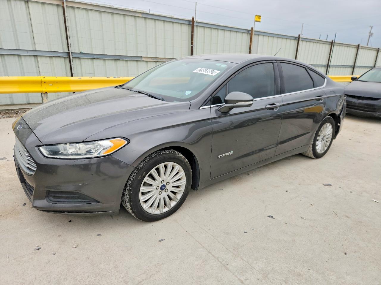 Salvage Ford Fusion Image
