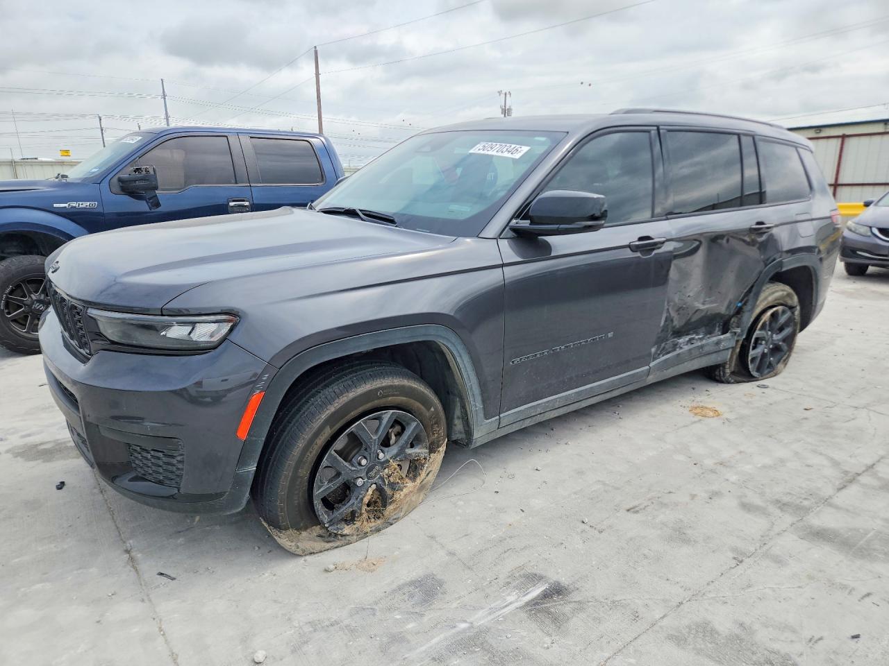 Salvage Jeep Grand Cherokee Image