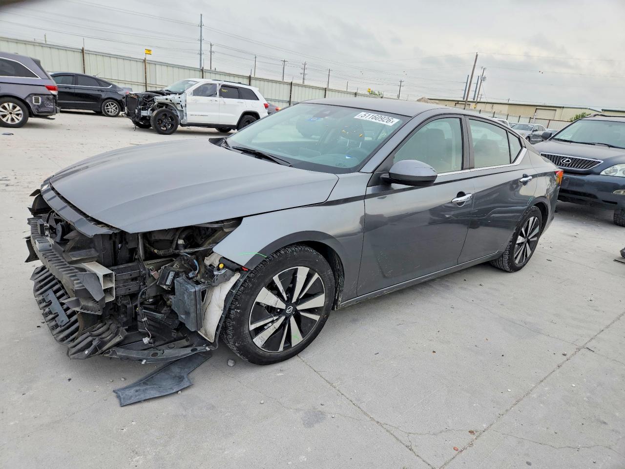 Salvage Nissan Altima Image