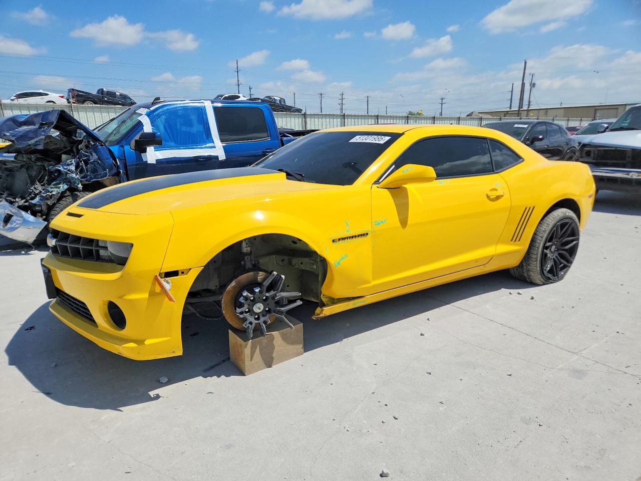 Salvage Chevrolet Camaro Image