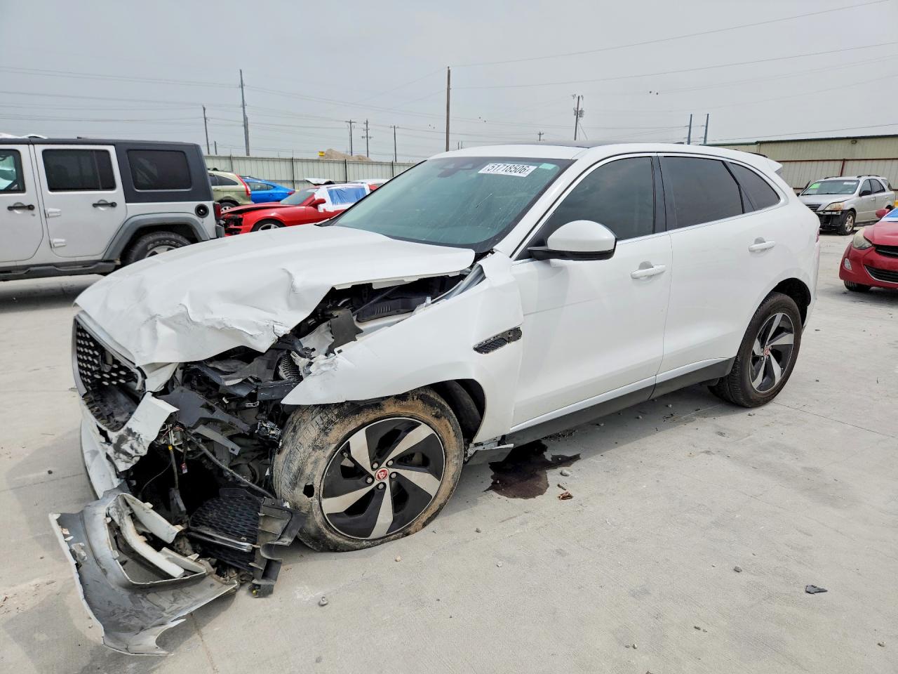 Salvage Jaguar F-PACE Image