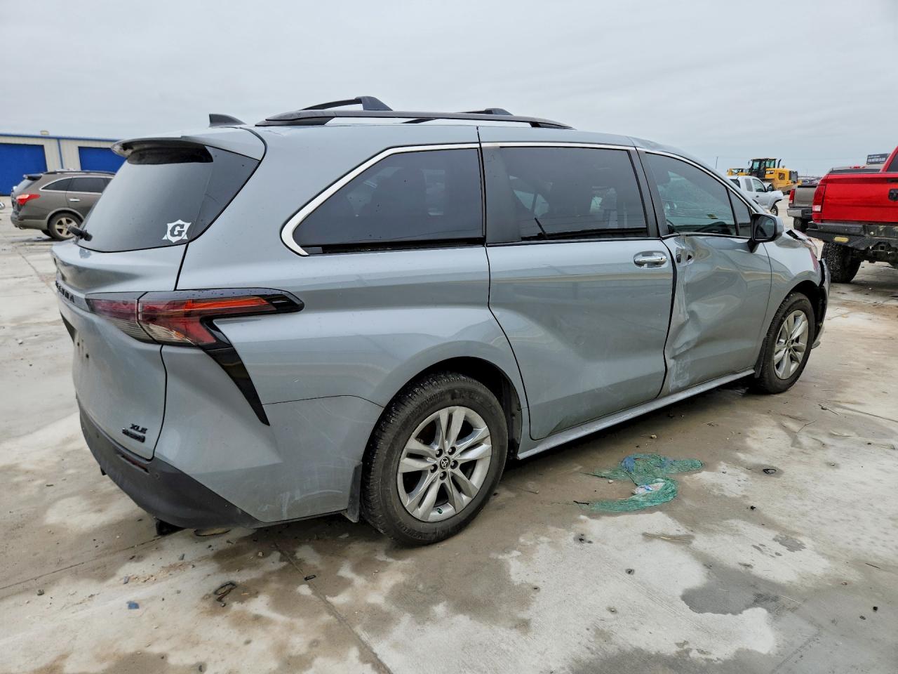 Toyota Sienna Woodland Edition