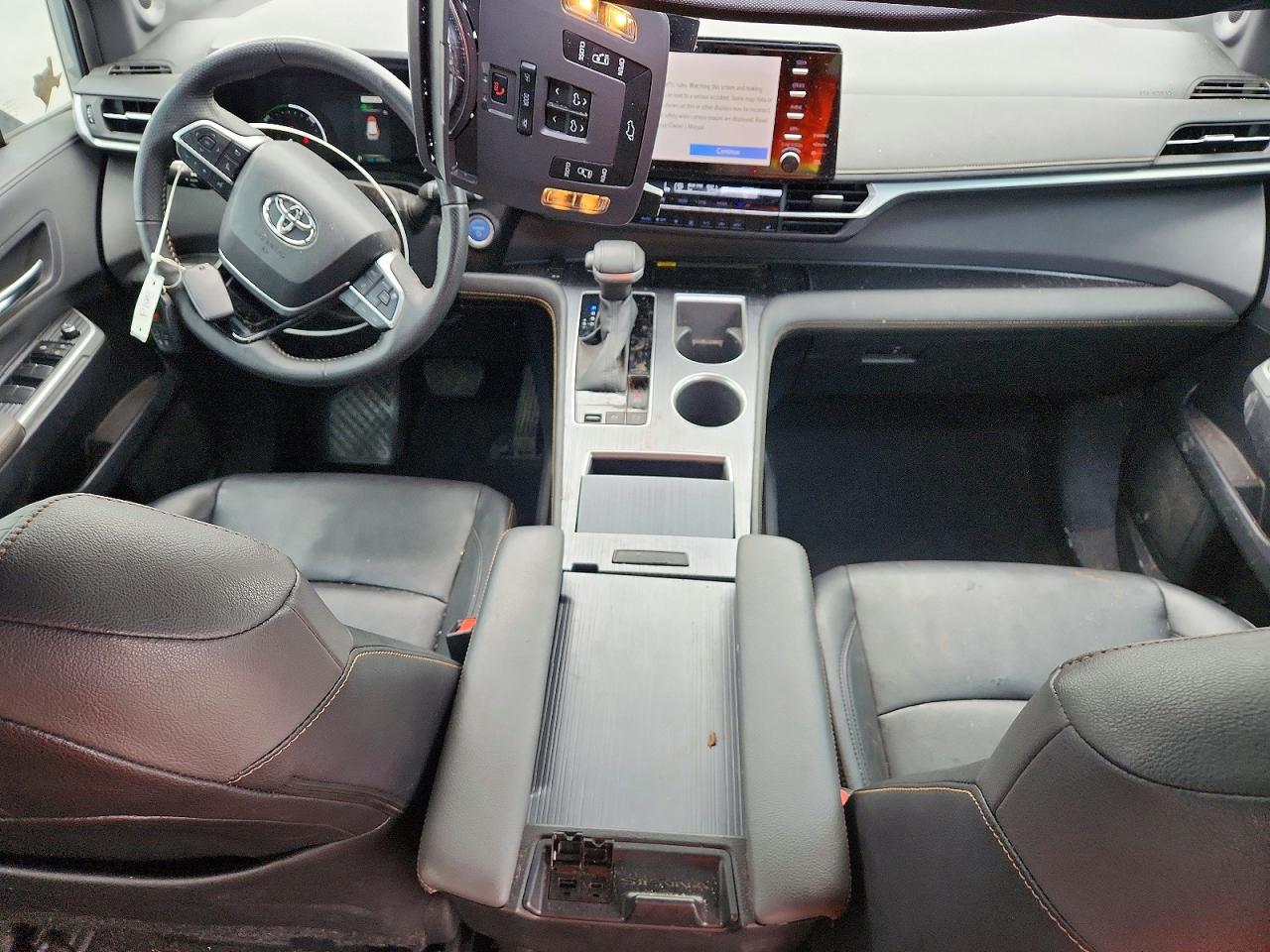 Toyota Sienna Woodland Edition