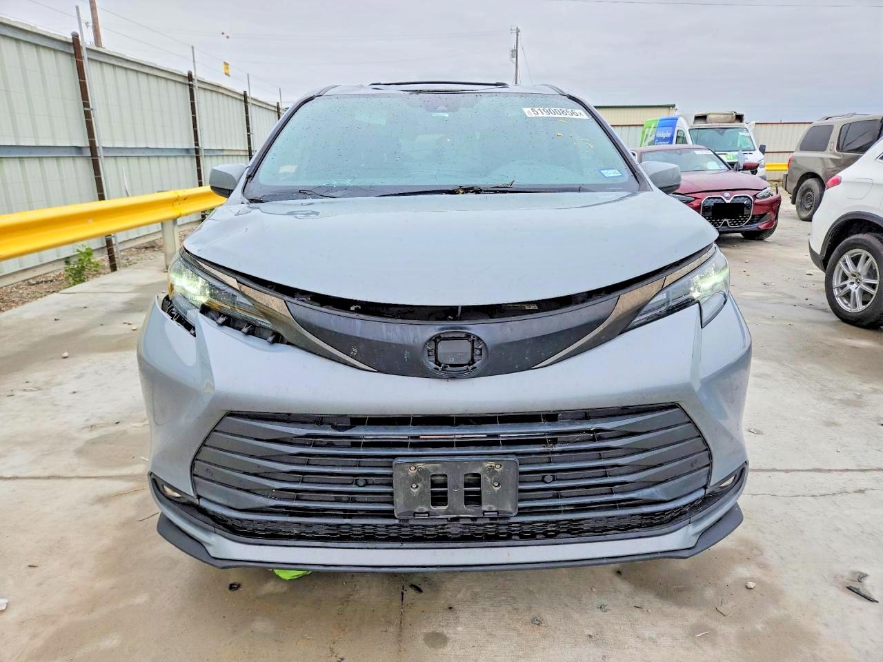 Toyota Sienna Woodland Edition
