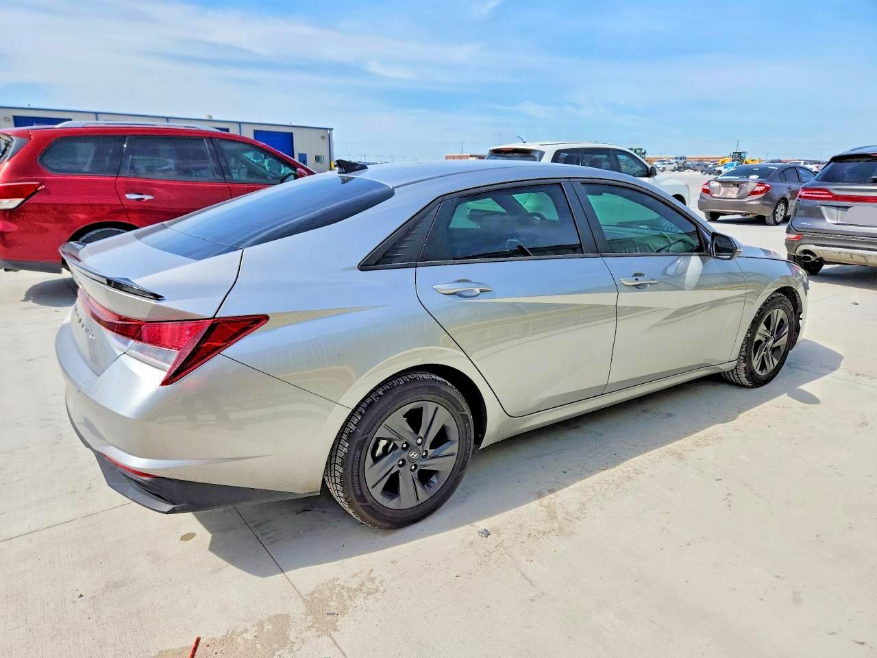 Hyundai ELANTRA Sel